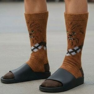 NWT Men's Star Wars Chewie Brown Fuzzy Crew Socks